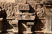 The great Chola temples of Tamil Nadu - The Airavatesvara temple of Darasuram. Detail of the balustrade of the  N-E corner of the prakara-wall. 